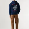 Sudadera con capucha y estampado en la espalda