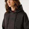 Sudadera con capucha y logotipo con pedrería
