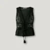 Top con detalles bordados