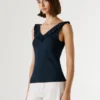 Top de cuello en V con ribete Top de cuello en V con ribete
