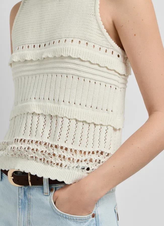 Top de ganchillo con detalles calados Top de ganchillo con detalles calados