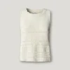 Top de ganchillo con detalles calados Top de ganchillo con detalles calados