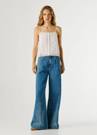 Top de tirantes con detalles calados