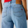 Vaqueros de corte ancho y talle medio Vaqueros de corte ancho y talle medio