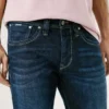 Vaqueros de corte regular y talle medio – Cash Vaqueros de corte regular y talle medio – Cash