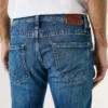 Vaqueros de corte regular y talle medio – Cash Vaqueros de corte regular y talle medio – Cash
