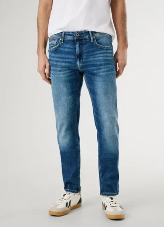 Vaqueros de corte regular y talle medio – Stanley