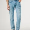 Vaqueros de corte regular y talle medio – Stanley
