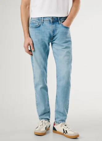 Vaqueros de corte regular y talle medio – Stanley