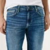 Vaqueros de corte regular y talle medio – Stanley