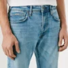 Vaqueros de corte regular y talle medio – Stanley