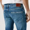 Vaqueros de corte regular y talle medio – Stanley