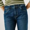 Vaqueros de talle alto y corte ajustado – Violeta Vaqueros de talle alto y corte ajustado – Violeta