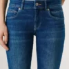 Vaqueros de talle bajo y corte ajustado – Iconic Brooke