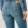 Vaqueros de talle bajo y corte ajustado – Iconic Brooke