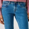 Vaqueros de talle bajo y corte ajustado – Venus