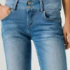 Vaqueros de talle bajo y corte recto – Venus Vaqueros de talle bajo y corte recto – Venus