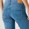 Vaqueros de talle bajo y corte recto – Venus Vaqueros de talle bajo y corte recto – Venus