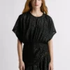 Vestido corto con detalles metalizados Vestido corto con detalles metalizados