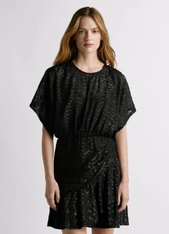 Vestido corto con detalles metalizados