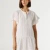Vestido corto con encaje