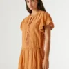 Vestido corto con encaje