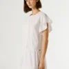 Vestido corto con encaje