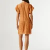 Vestido corto con encaje