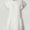 Vestido corto con encaje