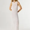 Vestido largo con detalles calados