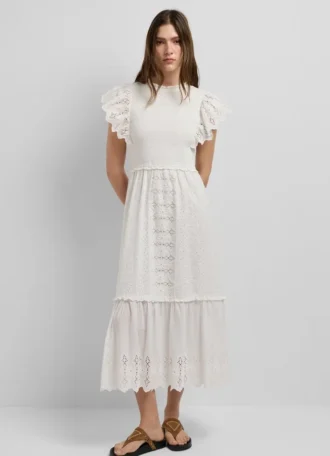 Vestido largo con detalles calados