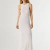 Vestido largo con detalles calados
