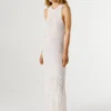 Vestido largo con detalles calados