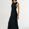 Vestido largo con detalles calados