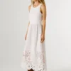 Vestido largo con detalles calados