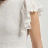 Vestido largo con detalles calados