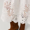 Vestido largo con detalles calados