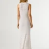 Vestido largo con detalles calados