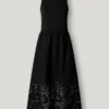 Vestido largo con detalles calados