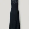Vestido largo con detalles calados