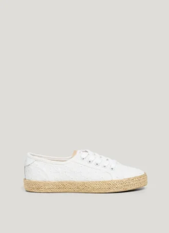 Zapatillas clásicas con detalles bordados