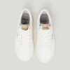 Zapatillas clásicas con detalles de ante