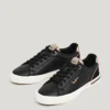 Zapatillas clásicas con detalles de ante