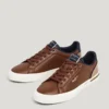Zapatillas clásicas con detalles de ante