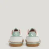 Zapatillas clásicas con detalles de ante Zapatillas clásicas con detalles de ante