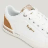 Zapatillas clásicas con detalles de ante