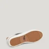 Zapatillas clásicas con detalles de ante