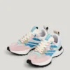 Zapatillas con detalles translúcidos