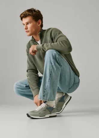 Zapatillas de cuero con detalles de ante