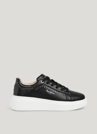 Zapatillas de cuero con tachuelas